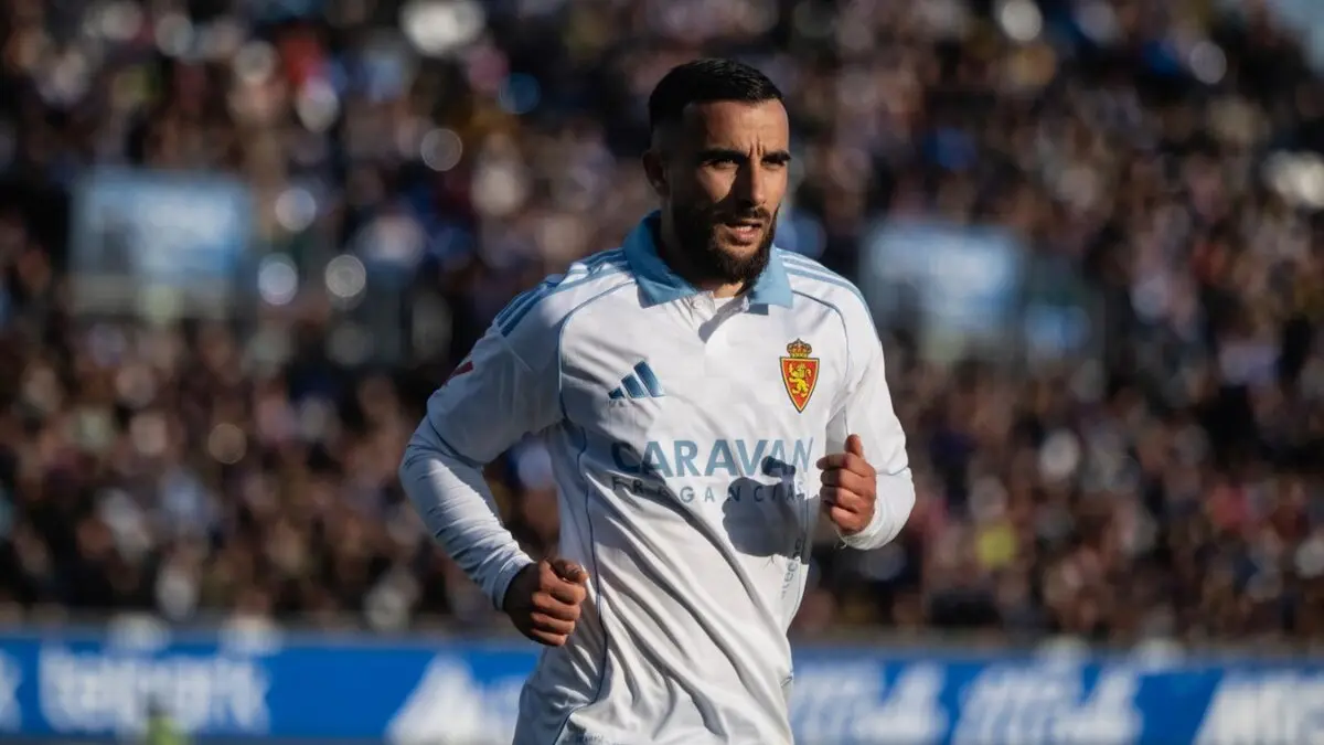 Rober Gonz&aacute;lez durante un partido con el Real Zaragoza / Marcos Cebri&aacute;n