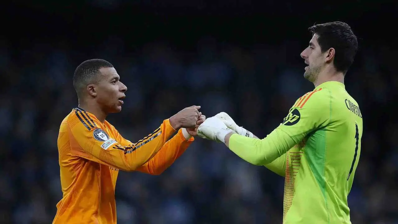 Mbapp&eacute; y Courtois /  Crystal Pix/MB Media/GettyImages