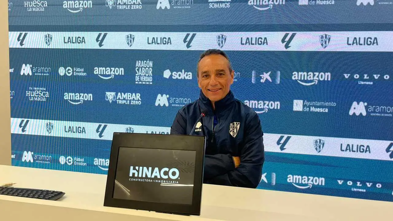 Jos&eacute; Luis Oltra en sala de prensa / SportArag&oacute;n