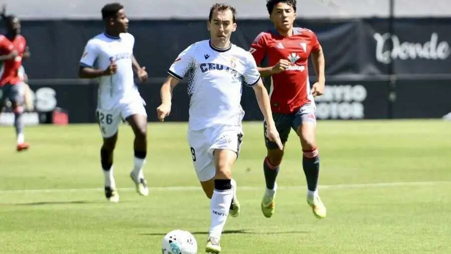 Rub&eacute;n D&iacute;ez en su &uacute;ltimo partido con el Ceuta / LaLiga