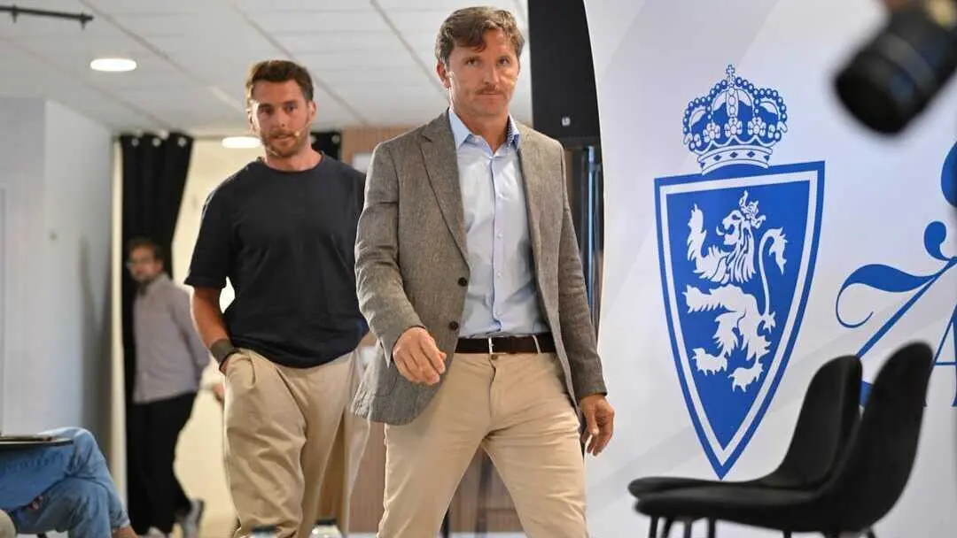 Lalo Arantegui e Ibai G&oacute;mez en la presentaci&oacute;n de este &uacute;ltimo / Marcos Cebri&aacute;n