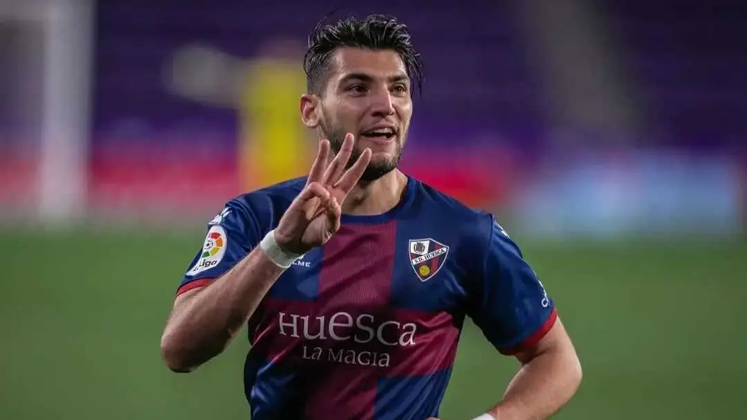 Rafa Mir, durante su etapa en la SD Huesca. Fotograf&iacute;a: LaLiga.