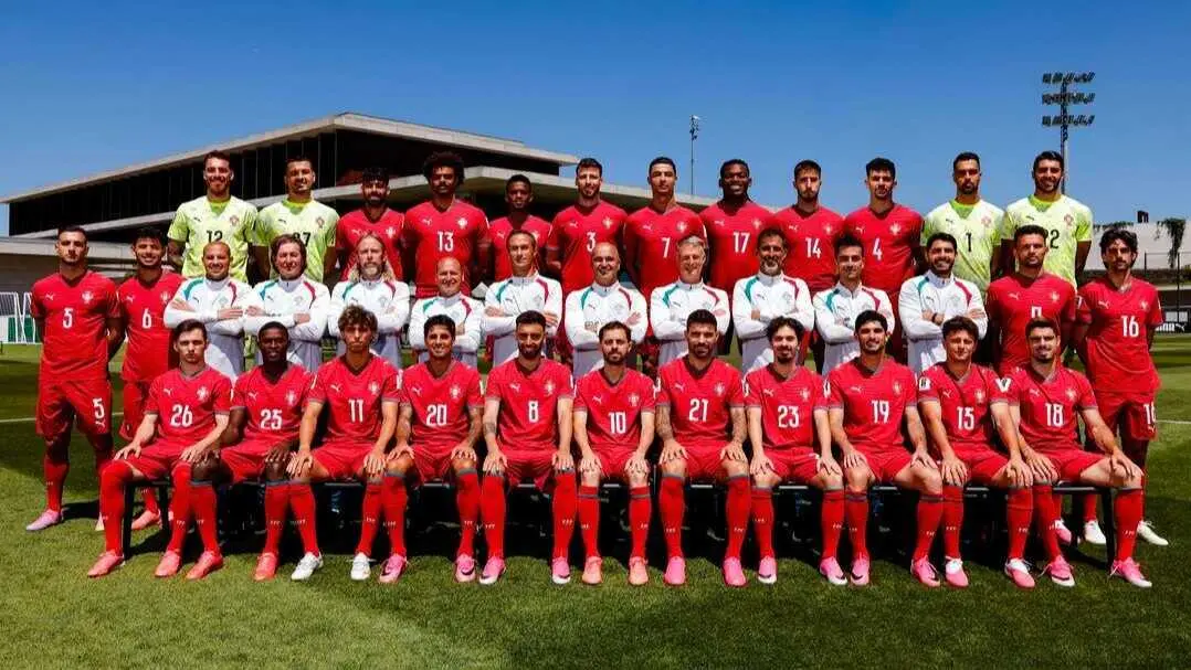 Jes&uacute;s Seba, el cuarto miembro del cuerpo t&eacute;cnico de Portugal comenzando a contar por la izquierda / Portugal