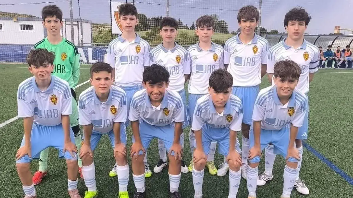 Asier Mar&iacute;n, el segundo contando desde la derecha en la fila de arriba / Real Zaragoza