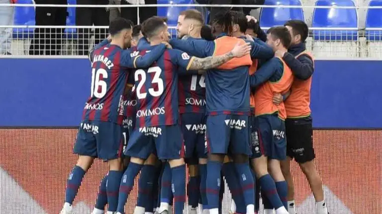 Imagen tras el primer gol del Huesca ante el Ceuta / LaLiga