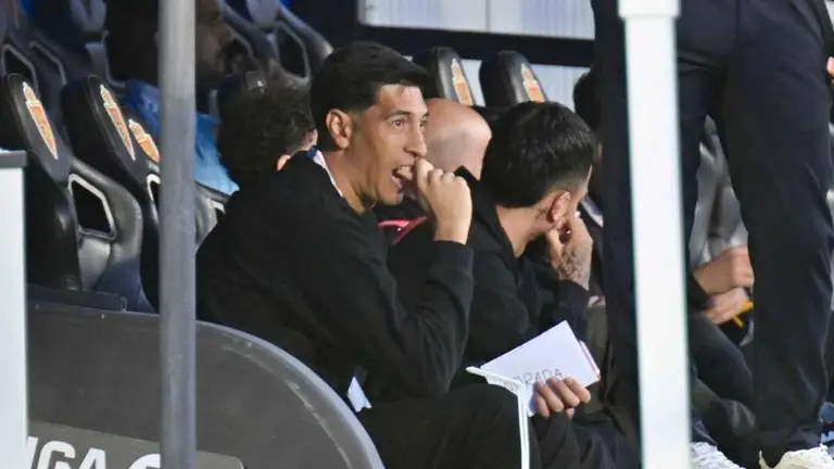 Esteban Andrada en el banquillo del Real Zaragoza / Marcos Cebrián