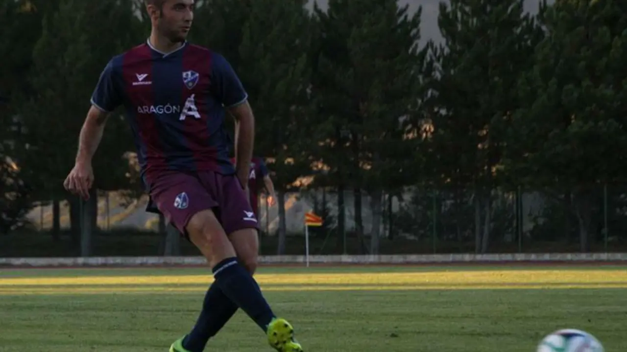 Lucas Elbaile jug&oacute; con el primer equipo esta pretemporada | Foto: elalcoraz.es