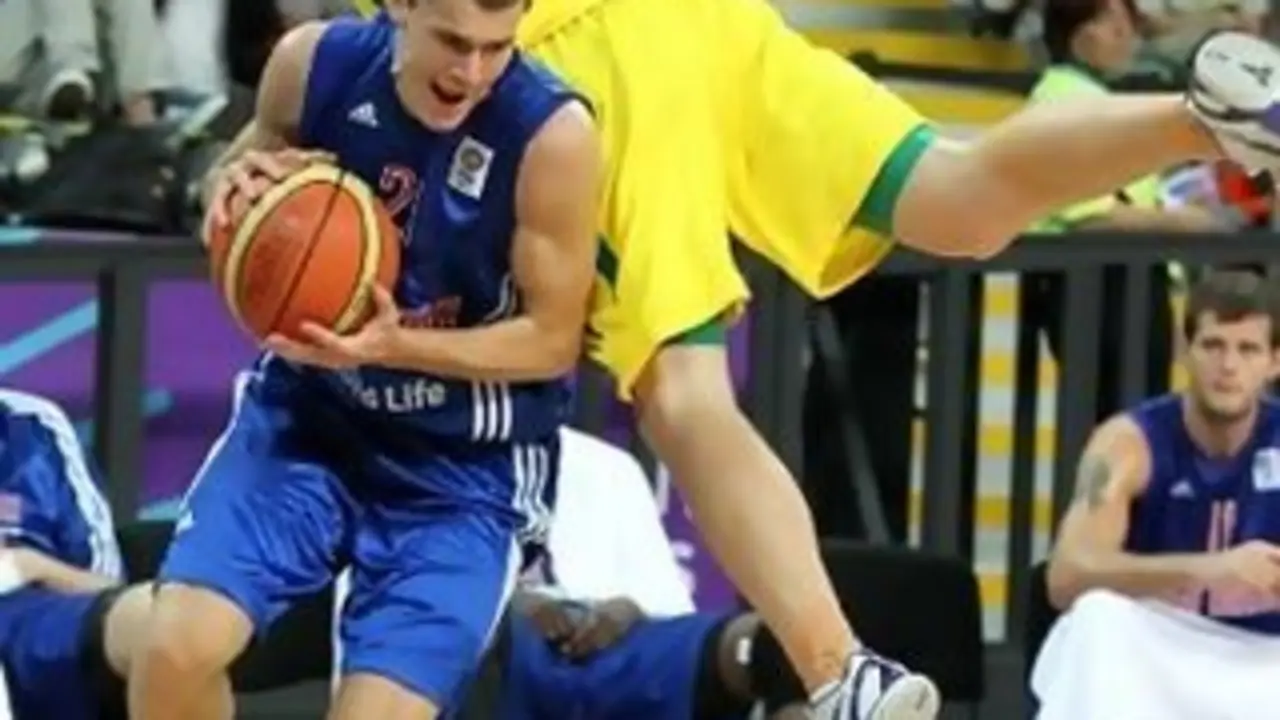 Devon Van Oostrum con la el&aacute;stica de su selecci&oacute;n (Foto: FIBA