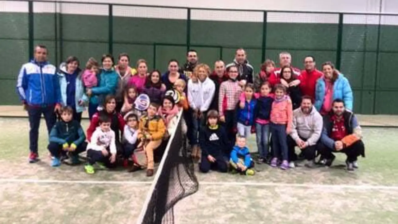 Foto de familia del encuentro | Punto P&aacute;del Huesca