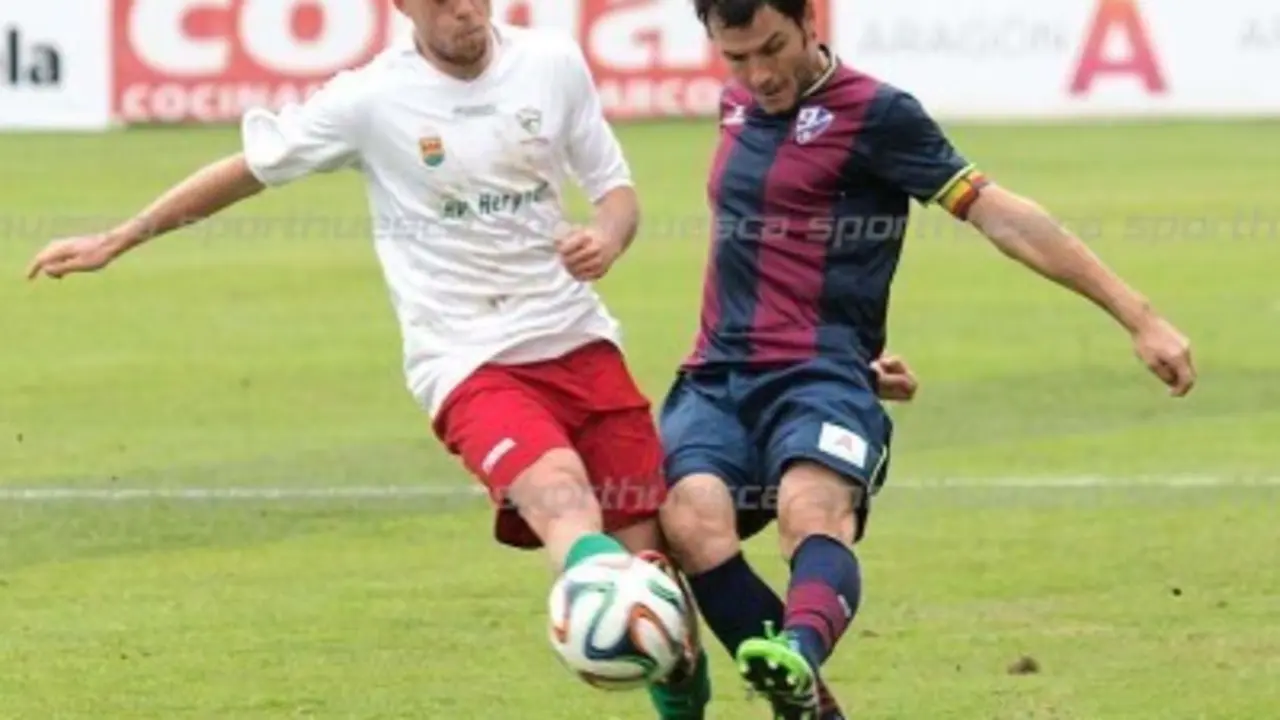 Camacho, durante el partido frente al Trival Valderas | Foto: sporthuesca.com - C.Pascual