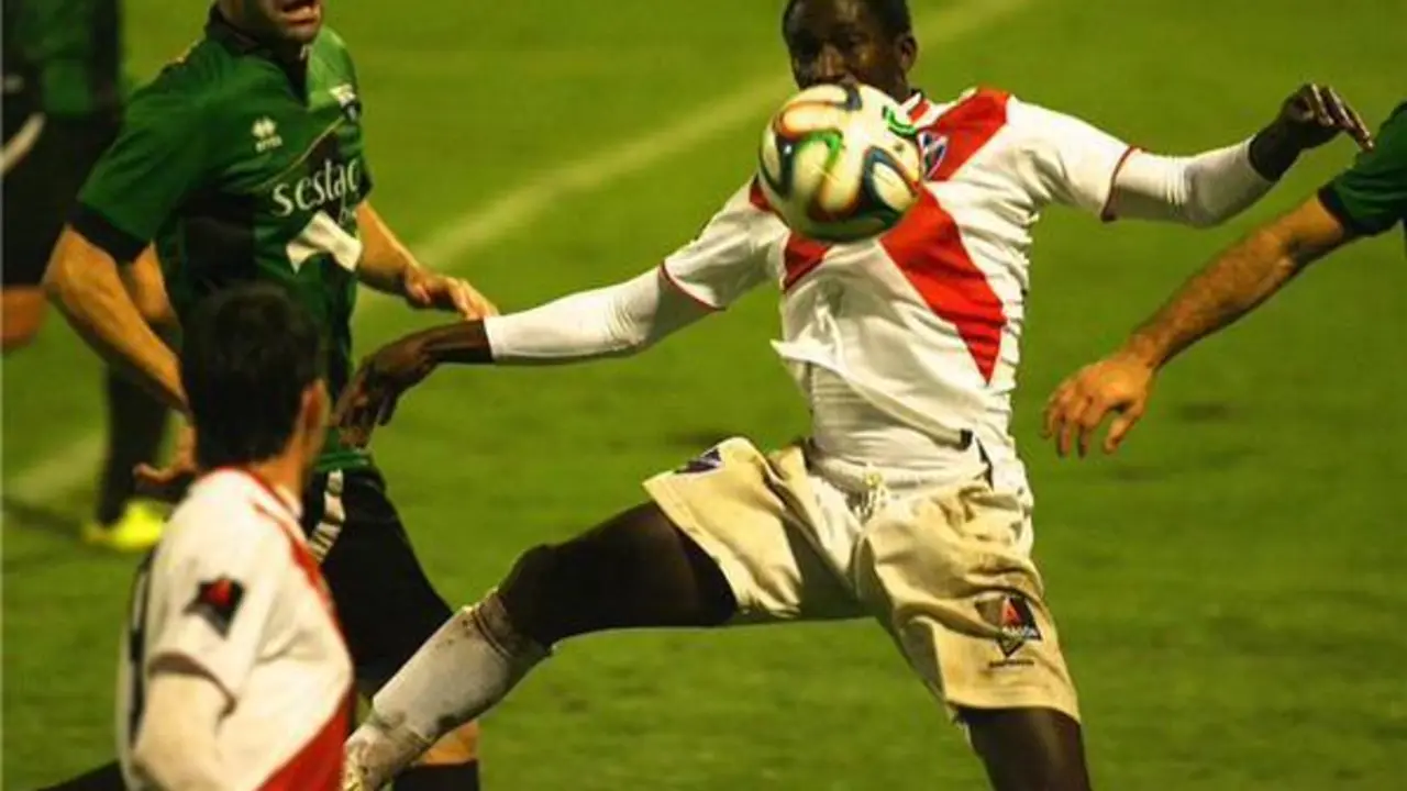 Gassama maquill&oacute; el resultado con su gol | Foto: Diario del Altoarag&oacute;n