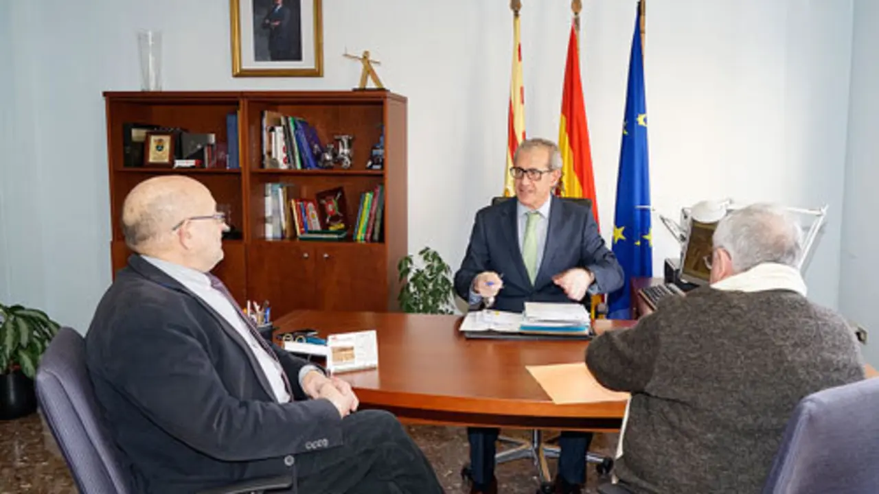 Foto de la reuni&oacute;n mantenida.