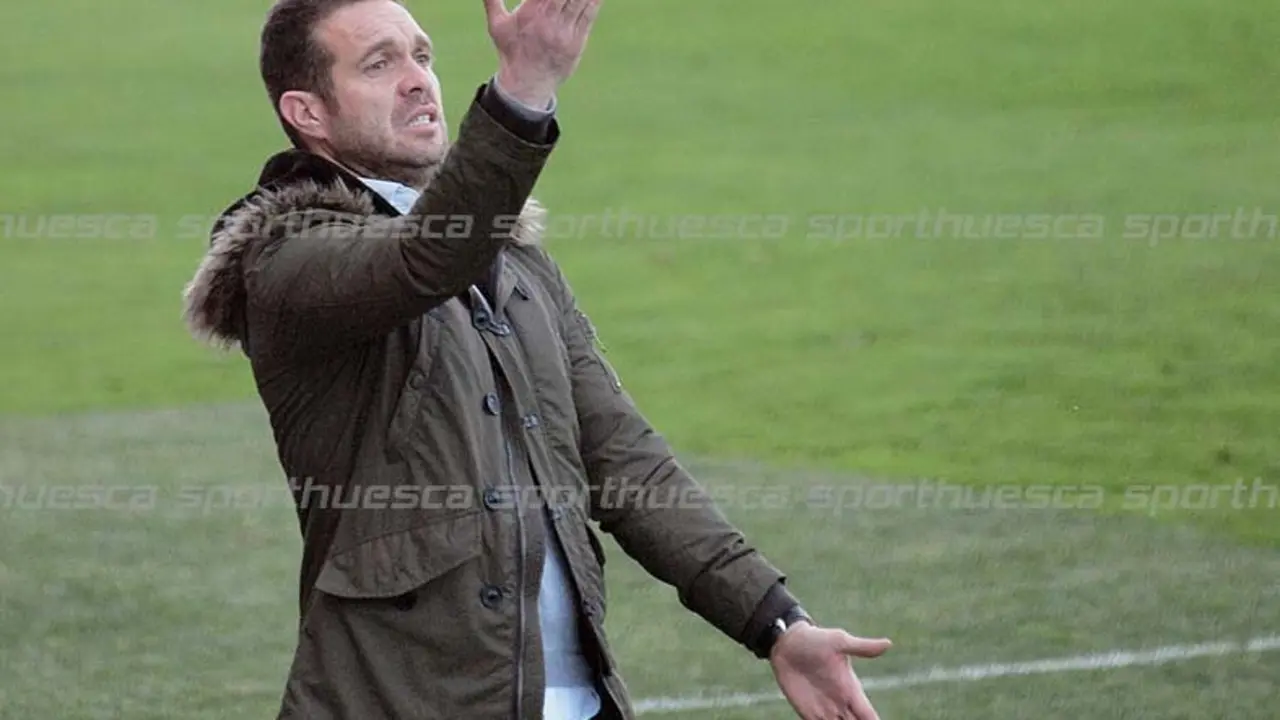Tevenet, t&eacute;cnico de la SD Huesca | Foto: sporthuesca.com - C.Pascual