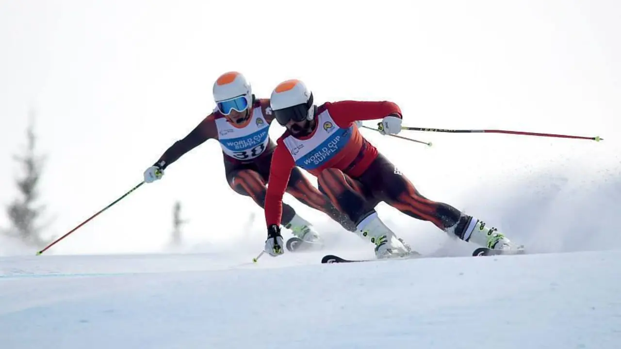 Miguel Galindo gu&iacute;a de Jon Santacana en una de las pruebas |Foto: Comit&eacute; Paral&iacute;mpico Espa&ntilde;ol