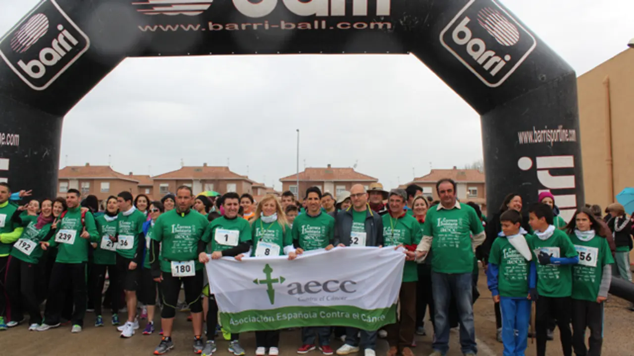 Participantes en la l&iacute;nea de salida la edici&oacute;n anterior.|Foto: desdemonegros.com