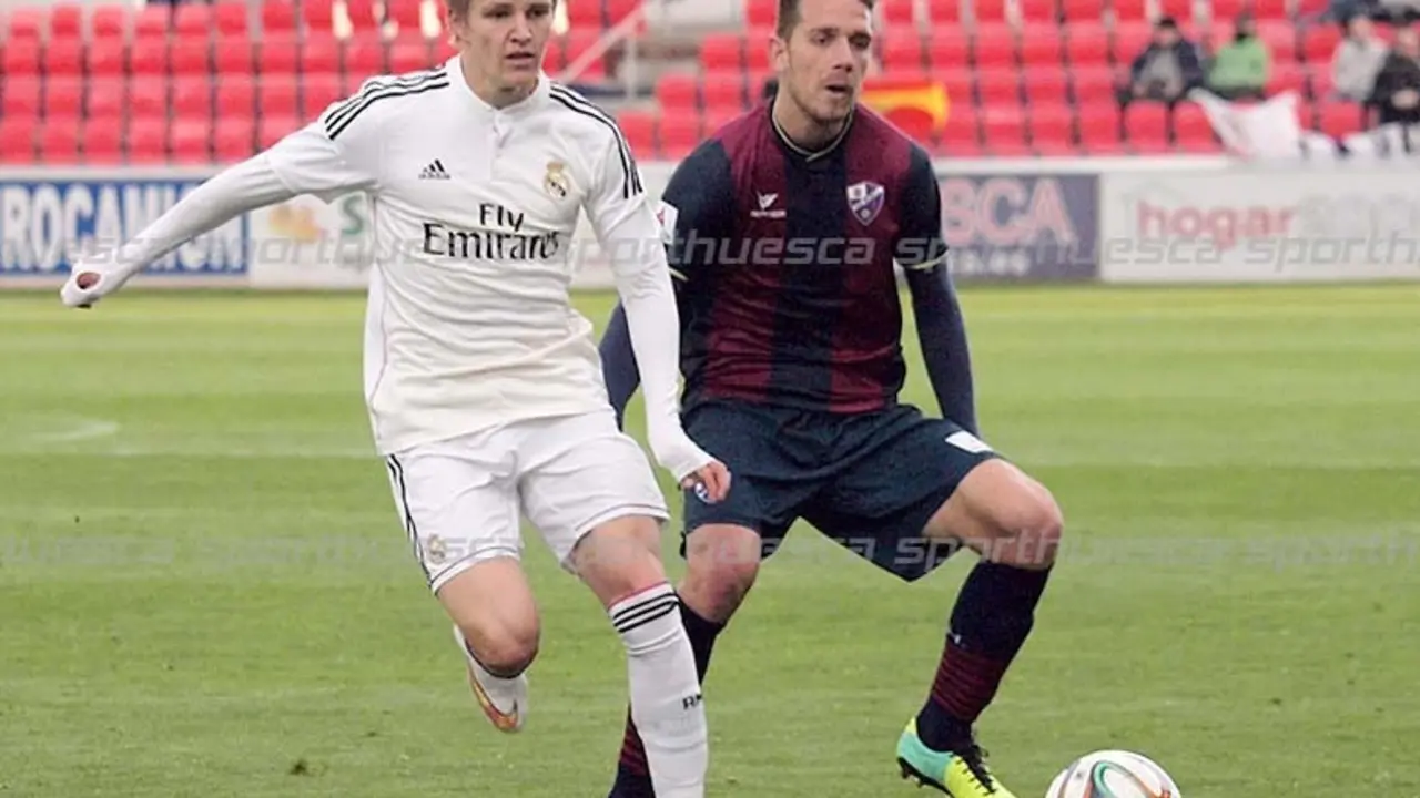 Manuel S&aacute;nchez con Odegaard | Foto: sporthuesca.com - C.Pascual
