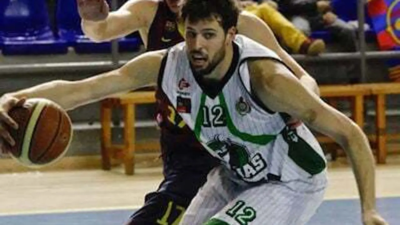 Gatell en un partido de la campa&ntilde;a anterior, frente al FC Barcelona "B". Imagen: solobasket.com