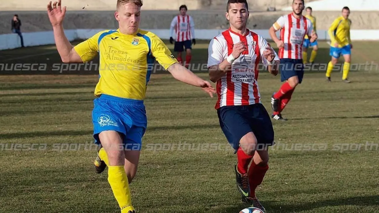 Karol, durante el partido frente al Sabi&ntilde;&aacute;nigo | Foto: sporthuesca.com - C.Pascual