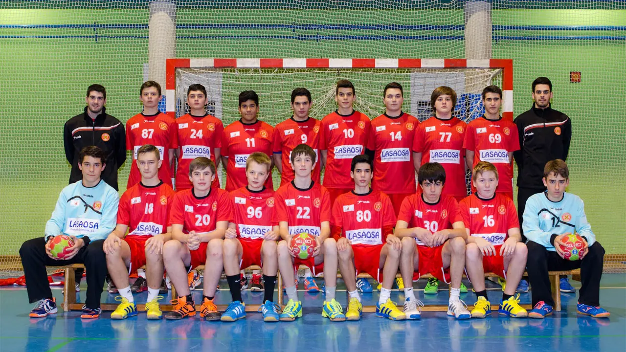 Equipo al completo de la categor&iacute;a cadete. |Foto: Balonmano Huesca