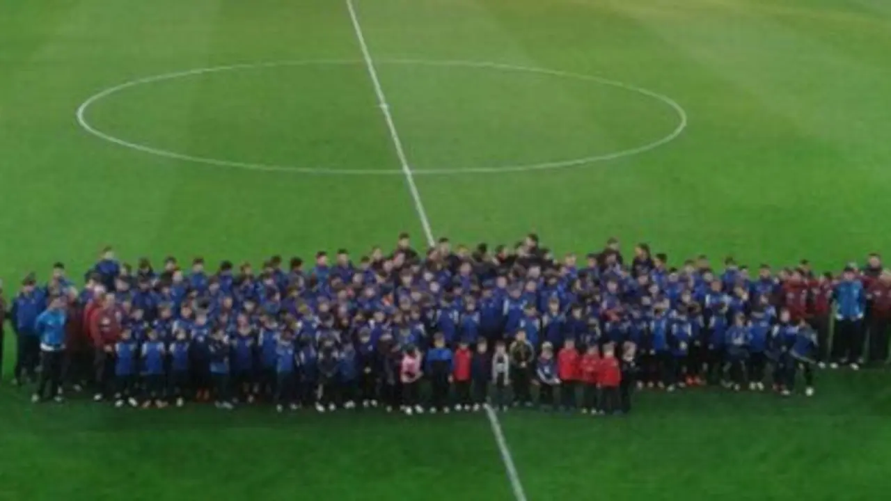 foto de familia de la cantera azulgrana | Foto: Jorge Sanagust&iacute;n