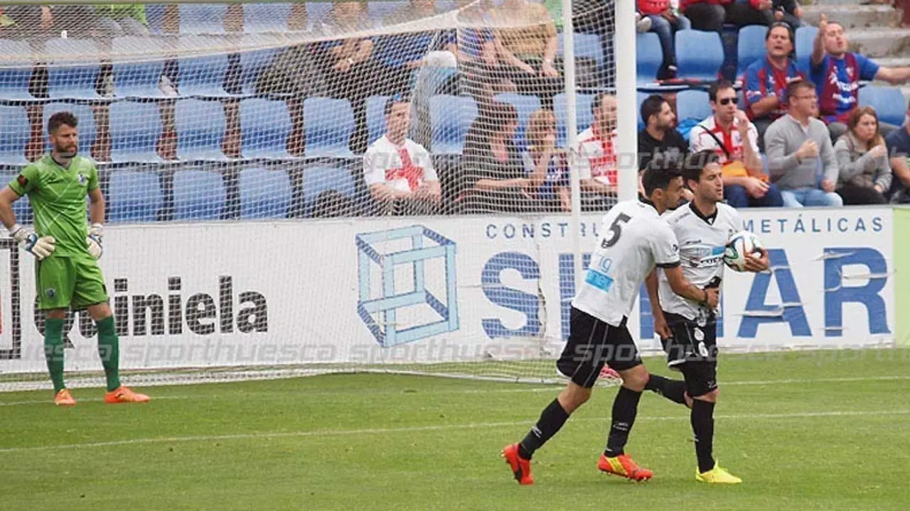 Chema Ant&oacute;n acab&oacute; con la racha de Dani Jim&eacute;nez | Foto: sporthuesca.com - C.Pascual