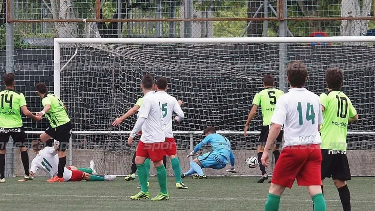 Momento del gol del Trival Valderas ante la SD Huesca | Foto: sporthuesca.com - C.Pascual