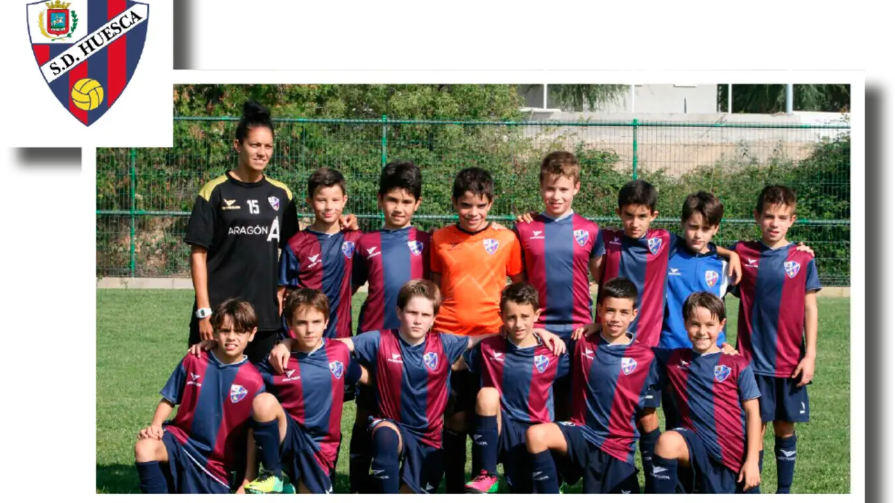 Plantilla del Huesca Alev&iacute;n | Foto: jamoncup.es
