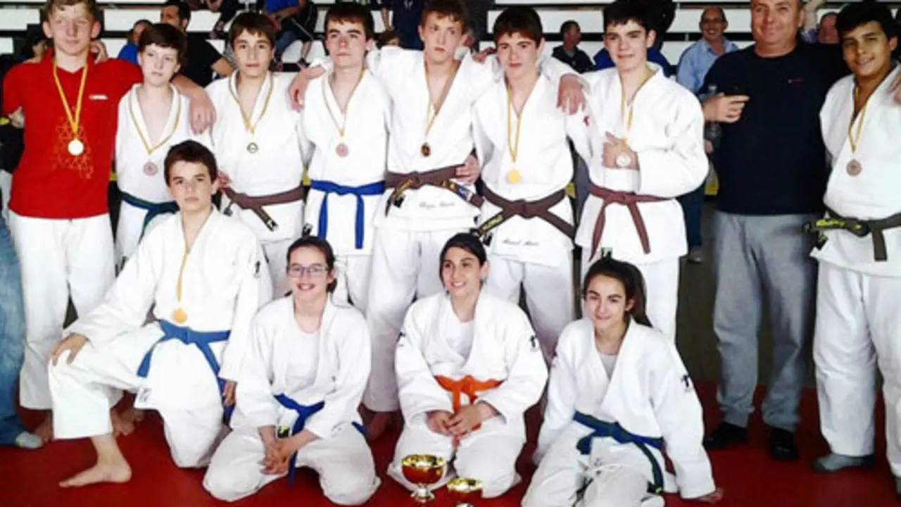 Judokas del Club Judo Bin&eacute;far en el Campeonato de Arag&oacute;n