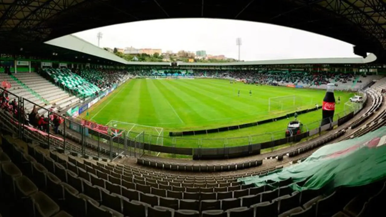 Estadio A Malata en Ferrol, con capacidad para 12.000 espectadores | Foto: sefutbol.com