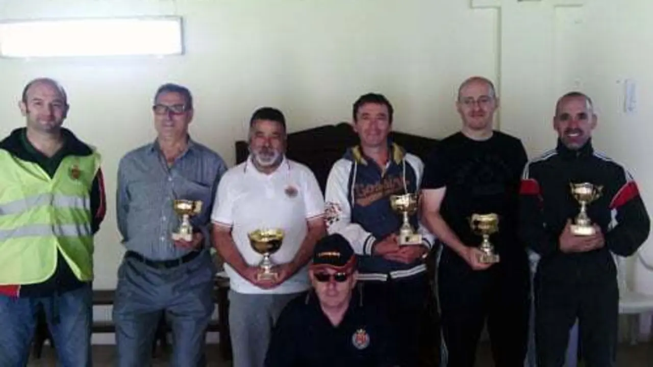 Foto de familia de los premiados en el Campeonato de Arag&oacute;n de Pistola Libre. | Foto: CT Loreto.