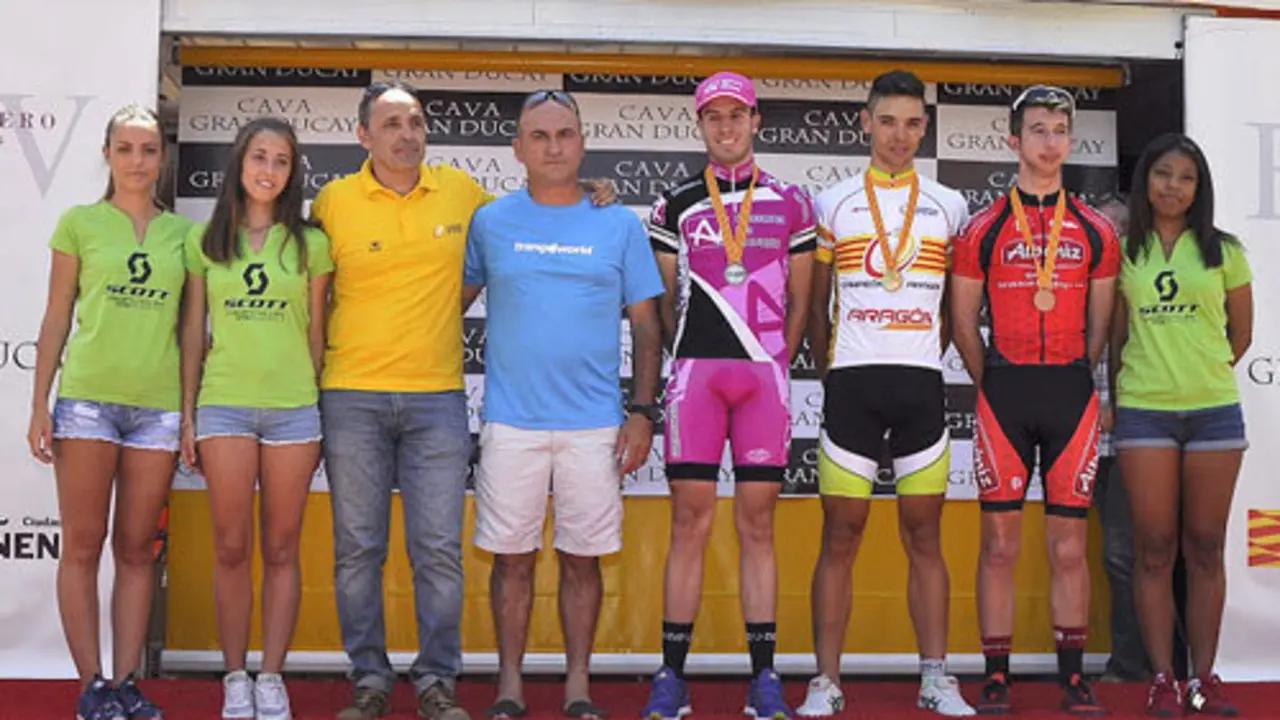 Ismael Pascua con el maillot de Campe&oacute;n de Arag&oacute;n | Foto: Huesca La Magia