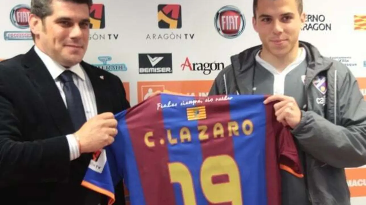 Carlos L&aacute;zaro junto a Fernando Losfablos en su presentaci&oacute;n como jugador azulgrana.