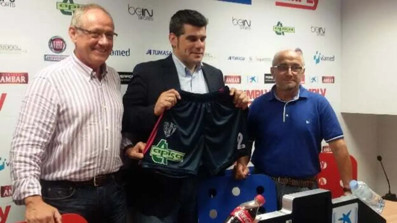 Imagen durante el acto de presentaci&oacute;n | Foto: Radio Huesca
