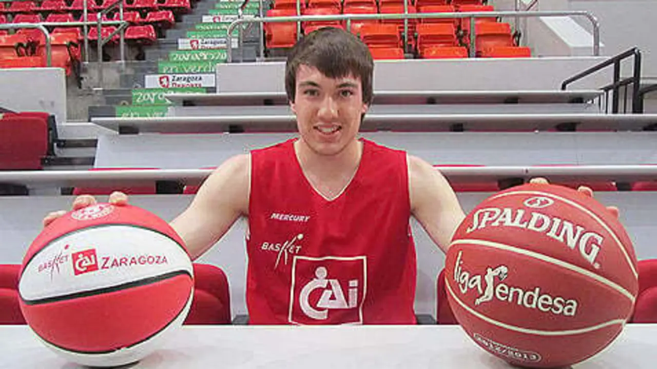 Marcos Portalez ya es nuevo integrante del conjhunto pe&ntilde;ista. Imagen: basketzaragoza.net