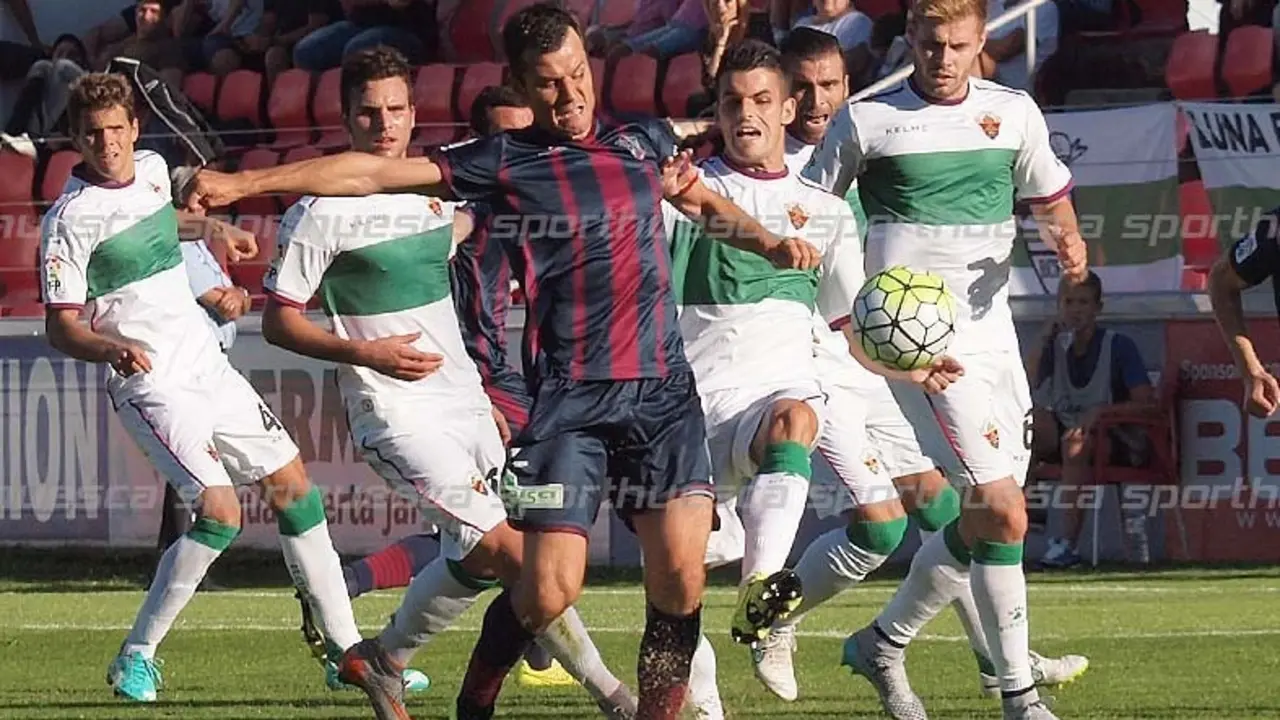 Camacho, el azulgrana que m&aacute;s veces se ha enfrentado al Elche | Foto: C.Pascual