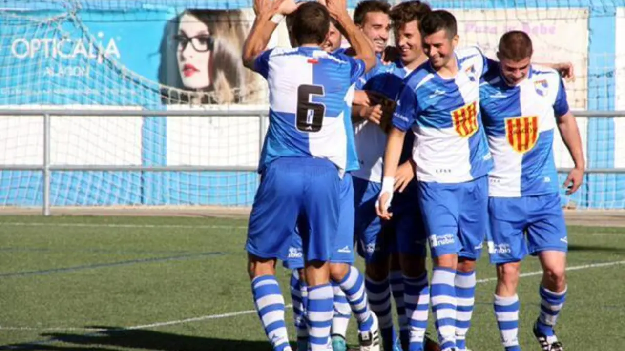 El Villa de Alag&oacute;n celebra un gol | Foto: @AlagonDeportivo