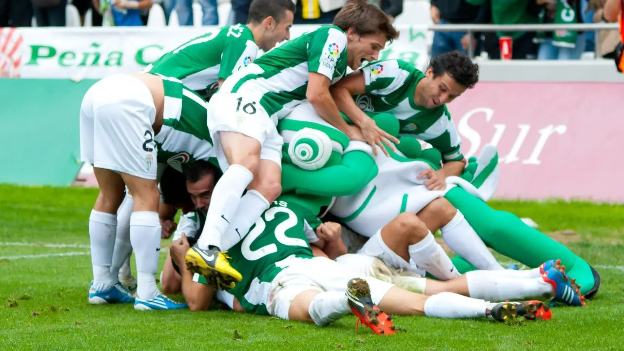 Los jugadores celebran un gol del C&oacute;rdoba |Foto: Vavel