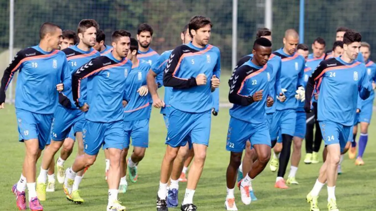 La plantilla del Real Oviedo entrenando | Foto: asturiasdiario.es