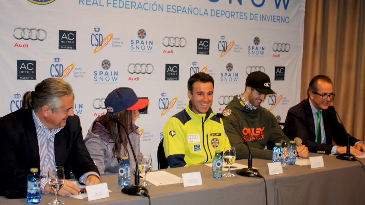 May Peus Espa&ntilde;a, entre Querel Castellot y Lucas Eguibar. Foto: Rfedi