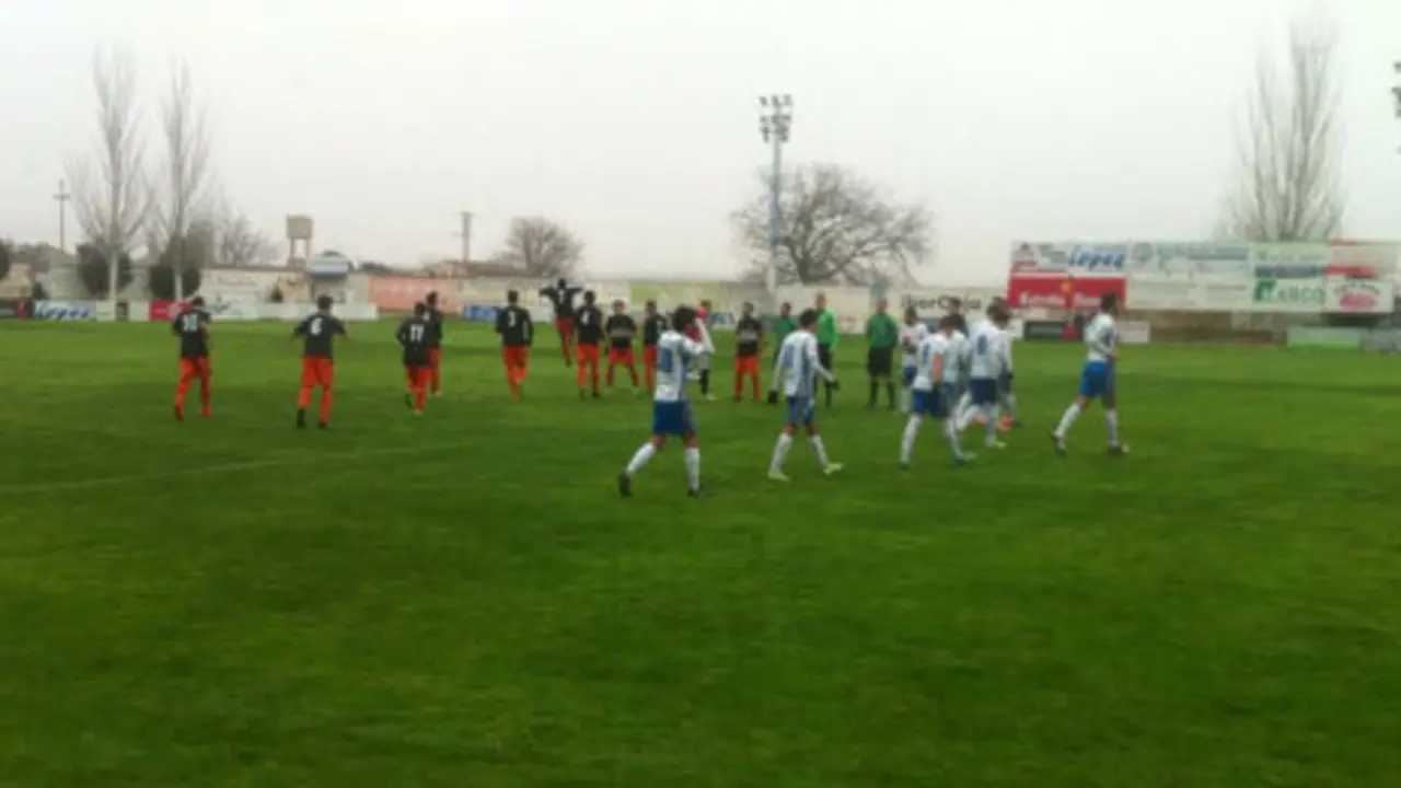 Imagen justo antes de arrancar el encuentro | Foto: @CDSarinena