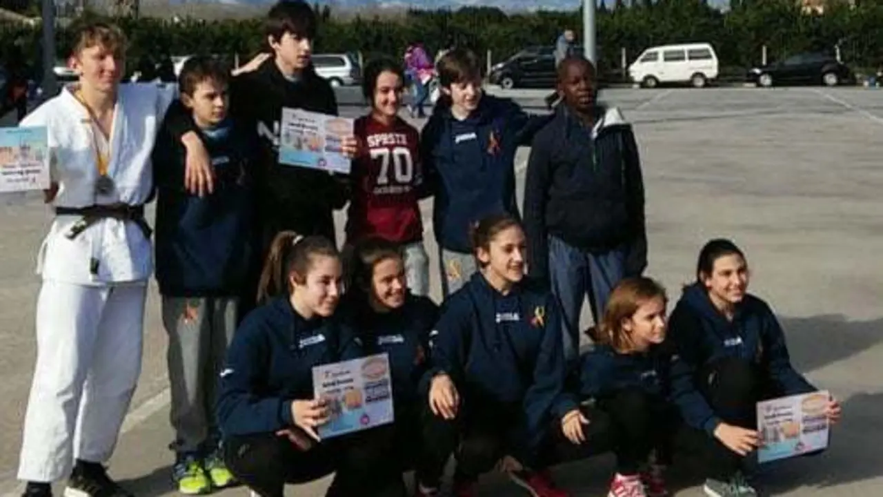 Participantes infantiles del CJ Bin&eacute;far en la Suoercopa.