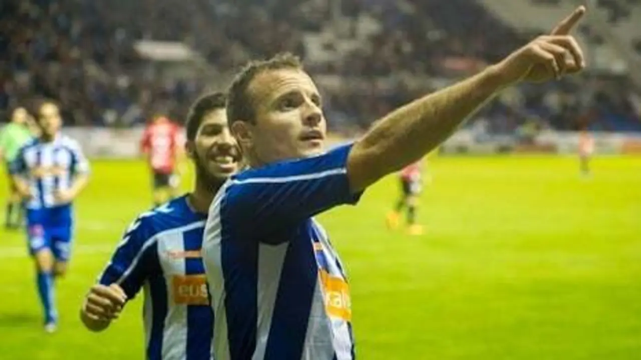 Juli, celebrando un tanto con el Alav&eacute;s | Foto: Argazki Press
