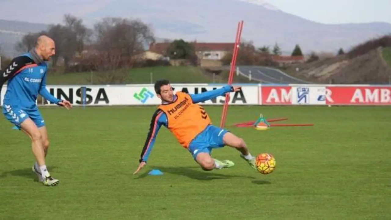 Toquero en un entrenamiento | Foto: Deportivo Alav&eacute;s