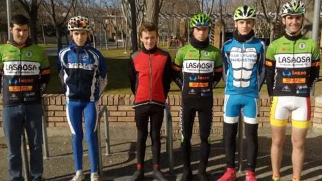 Imagen de los integrantes del equipo cadete del CC Oscense | Foto: CC Oscense
