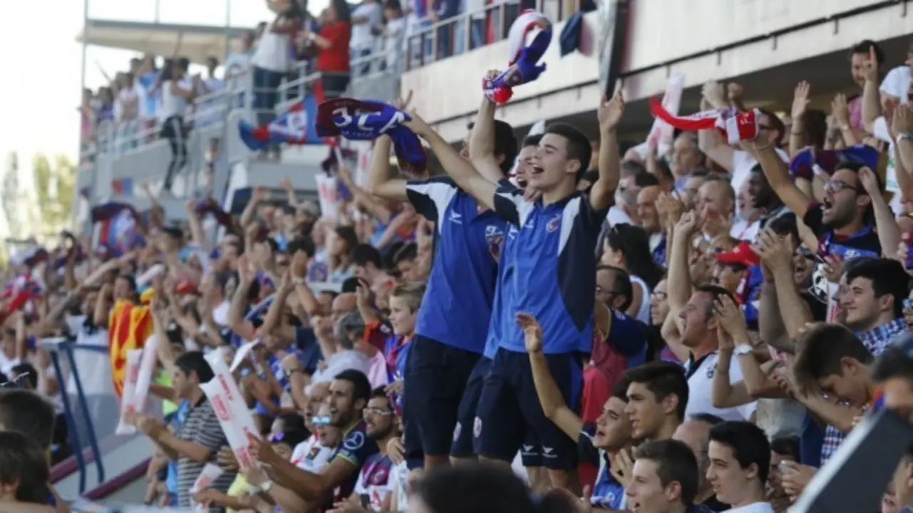 La afici&oacute;n no se quedar&aacute; hoy sin derbi.
