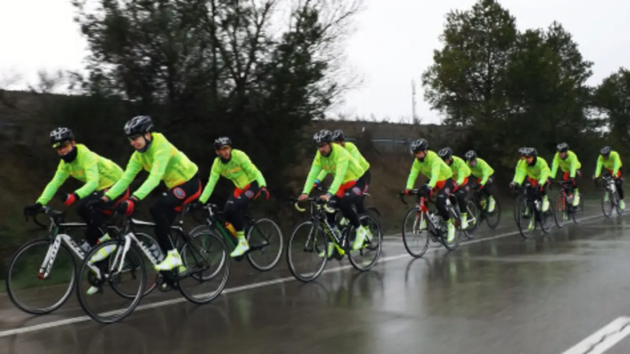 Imagen durante un entrenamiento | Foto: Escuela Ciclista Zaragoza