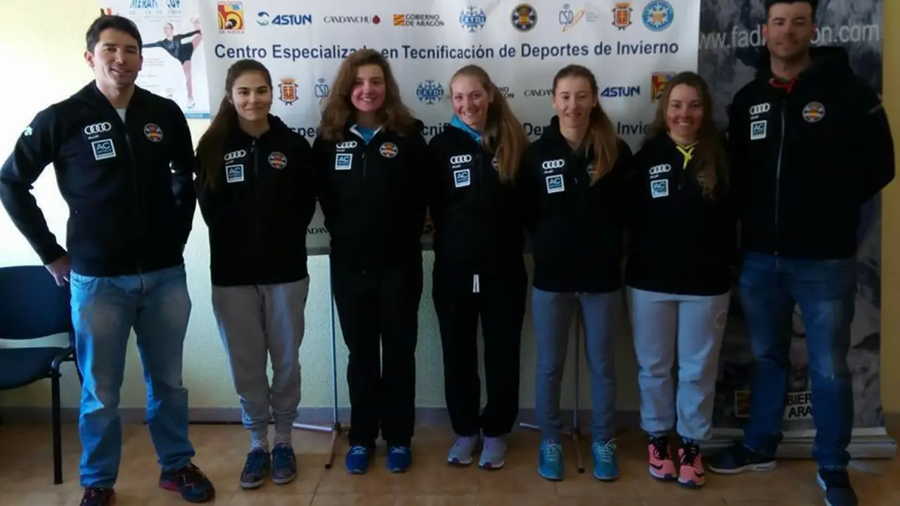Las aragonesas, escoltadas por sus entrenadores.