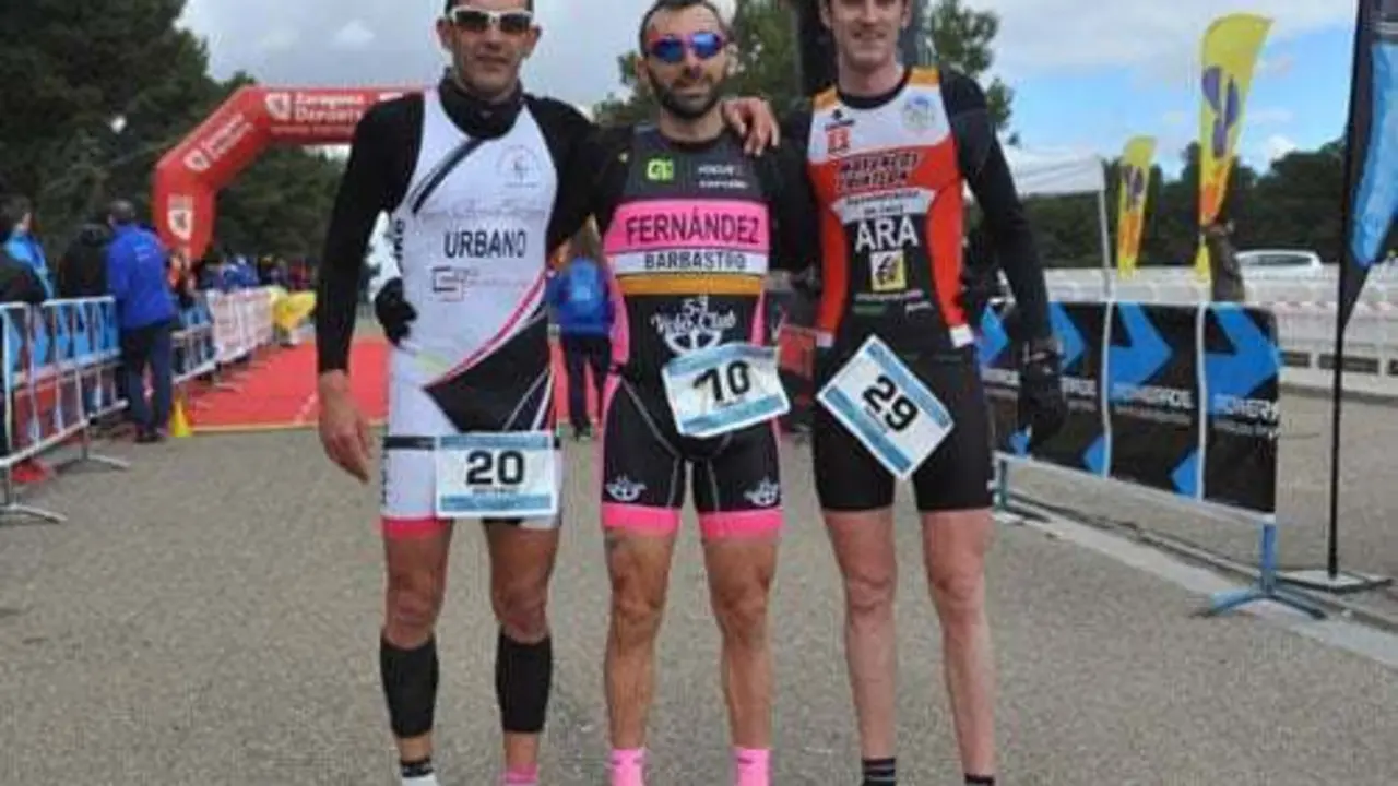 Imagen de los tres primeros puestos en categor&iacute;a masculina absoluta |Foto: V&iacute;ctor Sancho