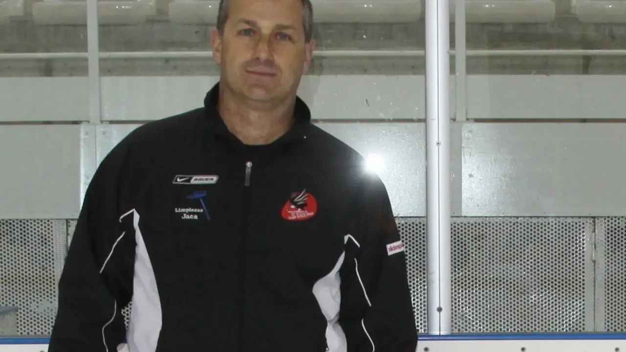 Miguel Baldris, entrenador del CH Jaca | Foto: clubhielojaca