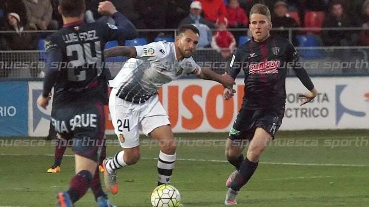 En el &uacute;nico partido disputado en este siglo, el Mallorca se llev&oacute; los 3 puntos de El Alcoraz | Foto: C.Pascual